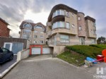 Private garagebox in een kleine en recent gebouwde residentie, gelegen net buiten het centrum van Wenduine op korte wandelafstand van het strand. De garage beschikt over een sectionale poort, een stopcontact en is in perfecte staat van onderhoud. Afmetingen 5,20m x 3,00m (24/029)